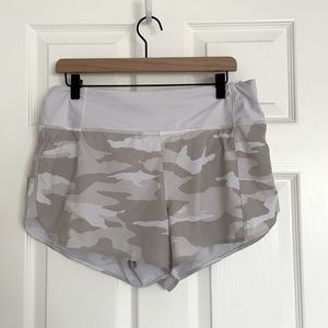 Athleta printed running free shorts opal camo sz M